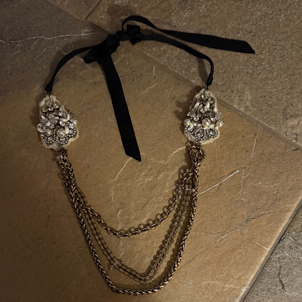 Elegant Black and Gold Chain Necklace